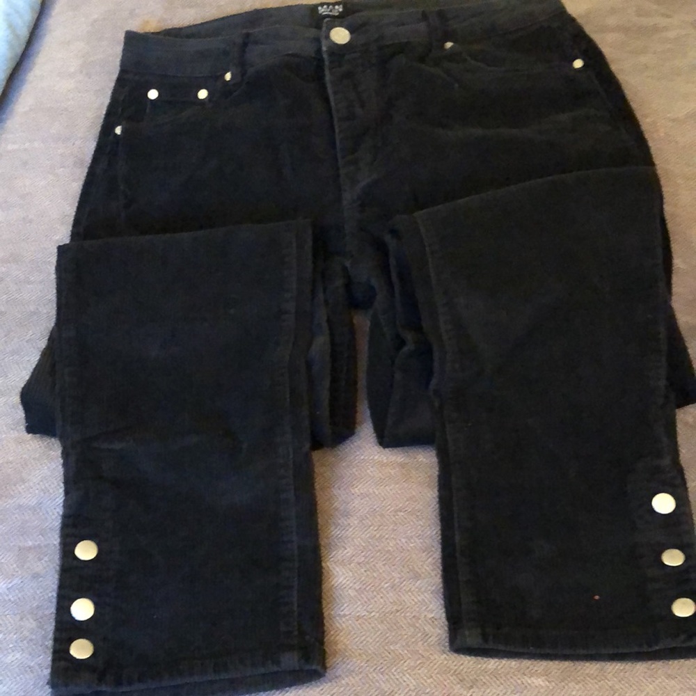 Boohoo man. Mens size 36. Corduroy black pants with snaps at the ankle